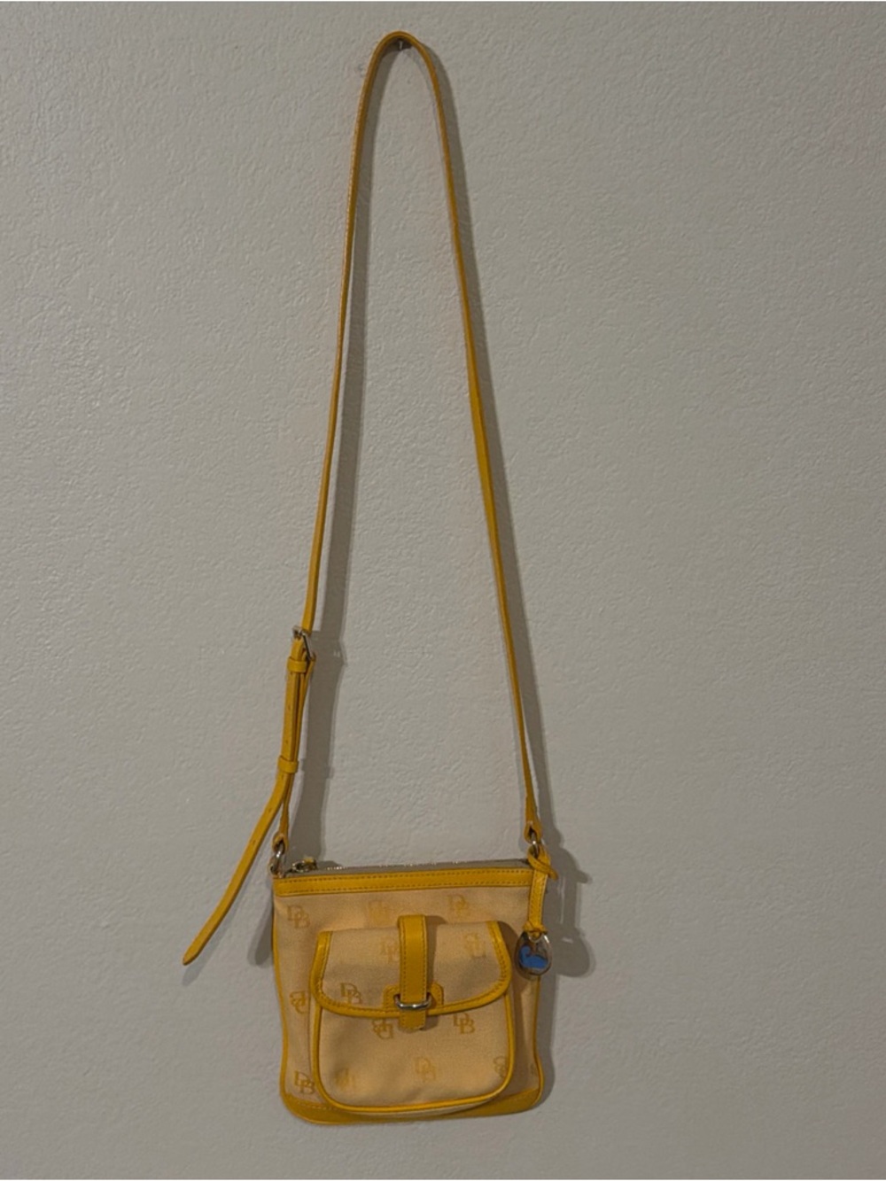 DOONEY AND BOURKE LEATHER AND CANVAS CROSSBODY SIGNATURE/ LOGO BAG Yellow